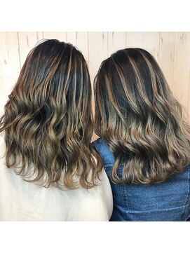 カルフール ロコ 草加西口店(Carrefour LOCO) お揃い♪バレイヤージュ