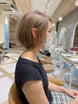 ロンド ストラーダ 心斎橋(Lond strada) ショート×ハイライト白髪ぼかし×マチルダボブ[心斎橋]
