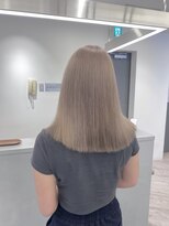 ルーブ トウキョウ(Loob. TOKYO)&nbsp;ハイトーンミルクティーカラー【池袋、ケアブリーチ、イルミナ】