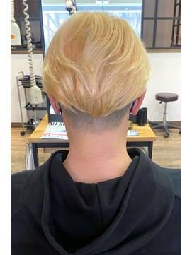 ヘアーサロン カシータ(Hair Salon CASITA) ブリーチあり"白髪ぼかし×ツーブロック×センターパート