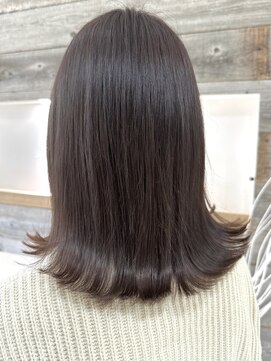 アイヴィ 表参道(IVY) 赤み除去オリーブベージュ【肥田亜沙美】