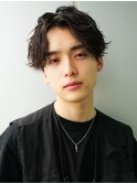 男らしさ溢れるツイストスパイラルパーマのセンターパート