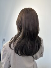 「環境・ストレス・年齢といった現実に負けない美しさを実現するため」に作られたトリートメントを使用