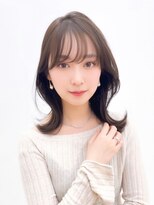 ユーフォリア 青山(Euphoria)&nbsp;ツヤ髪透明感グレージュカラー外ハネミディレイヤー