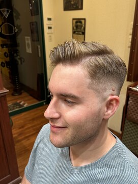 ブロートーキョー(BroTokyo) MEN’Sビジネススキンフェードサイドパートショート