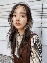 バム 名古屋栄店(BAMM)&nbsp;ロングヘアにベージュのインナーカラー【坂根】