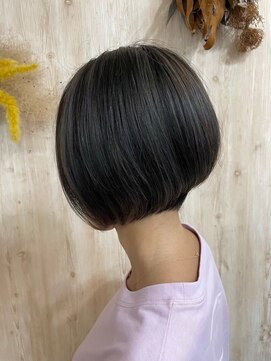 リフラス(Reflus.) 前下りボブ