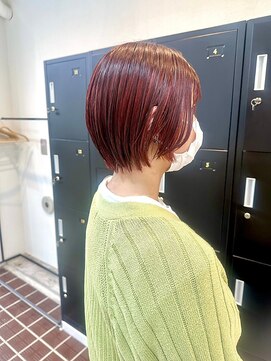 エトレ(etore) 透明感レッド/ショートボブ