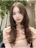 ココアベージュロングレイヤースタイル大人小顔