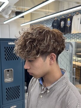 ステラ(STELLA) スペインカール/メンズハイライト/外国人風ヘア/メンズパーマ