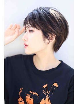 リル(Rire) 30代40代50代大人小顔ショート耳かけ