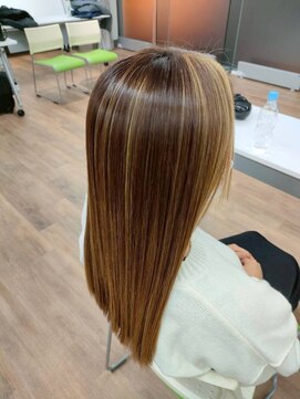 クシロビューティー 艶髪ロング髪質改善ストレート