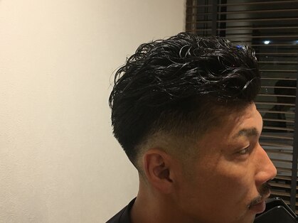 メンケーヴサロン サンパツ タクミ(MAN CAVE SALON 38 TAKUMI)の写真