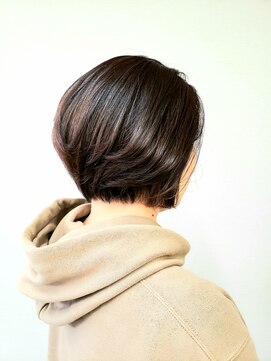 サロンドリールプリマ(Salon de RIRE prima) 前下がりボブ