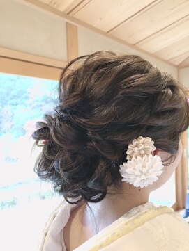 ビューティーサロン コマ(koma) ゆるっとラフな和装洋髪ヘアセット