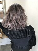 根元が伸びても気にならないバレイヤージュ