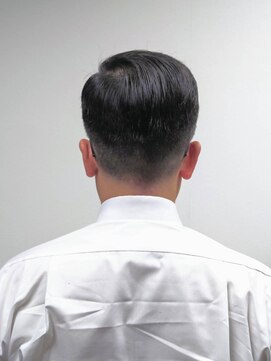 伊達な男の理髪店 ショートフェード