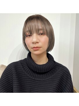 ジジ 代々木(Gigi) 【Gigi】外ハネボブ セクションカラー ペールベージュ