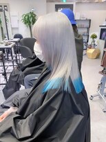 ペレ 渋谷(PELE)&nbsp;J64_シルバー×ブルー デザインカラー