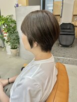 セム(sem)&nbsp;ショートボブ×白髪ぼかしハイライト