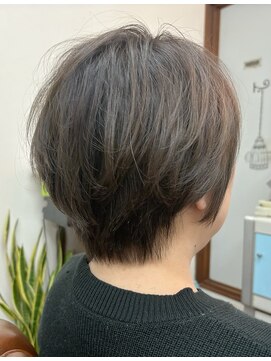ヘアーマツシタ(Hair Matsushita) 寒色系ショートスタイル