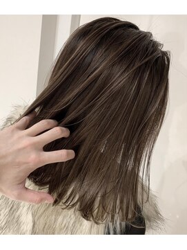 クールブ(Courbe) 外国人風グレージュカラー×ミディアムヘア