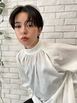 ザシー オモテサンドウ(The C) 20代30代40代ナチュラル大人可愛いレイヤースタイル