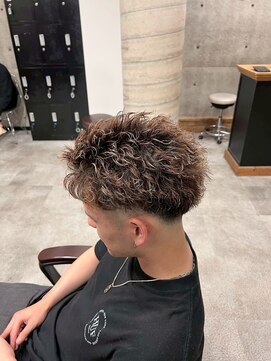 イーラ(era) 短髪ツイスパパーマ/メンズ/刈り上げ/眉毛/ツイスト