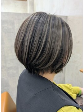 イル(iru) 白髪ぼかし/ハイライト/Miku