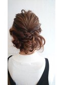 パーティーアップおしゃれヘアアレンジ♪ 【担当 木村沙織】