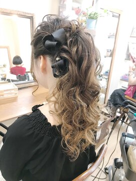 ロカット サロン(Roquat Salon) 人気ロング高めポニーアレンジ【ヘアアレンジ　立川/立川南口】