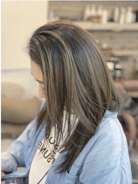 ルーム(Luum) バレイヤージュ　ｘ　シャドールーツ