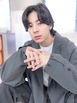 メゾンバイハバナ(maison by HAVANA)&nbsp;メンズ波巻きセンターパートハイライトツーブロックマッシュ