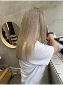 ハイトーンカラー　ブロンドベージュ　ホワイトベージュ