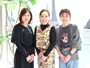 エルムバイエント(elm by emt)の写真/【全員女性のスタイリスト】リラックス空間◇女性ならではの目線で髪のお悩みからデザインまでおまかせ♪