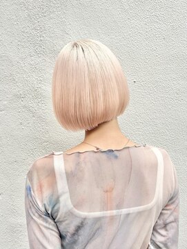 ミエルヘアーエスト 新宿店(mielhair est) ホワイトベージュ☆小顔カット　【新宿】