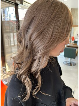 ユーノス(EUNOS.) ミルクティーカラーとレイヤーカット