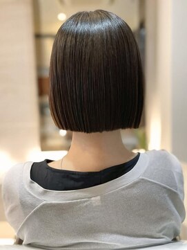 ザビー(THE B) 本八幡×アディクシーカラー×ブリーチなしカラー×ミニボブ