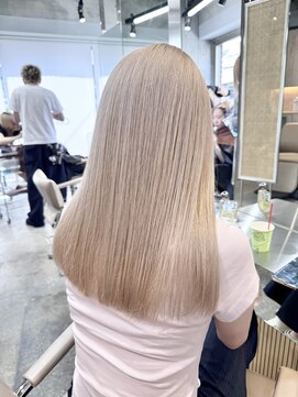 サンク 原宿 表参道(cinq) ★ブリーチカラーハイトーンカラーミルクティーベージュ30代40代