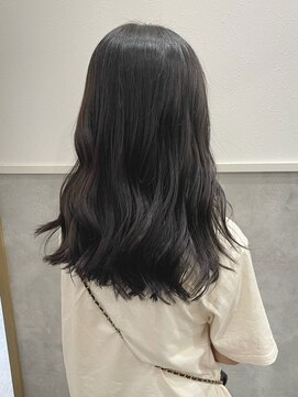 ロッカ(ROCCA) 透明感ダークカラー×ミディアム