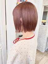 キャアリー(Caary)&nbsp;福山市Caary春夏ピーチピンクベージュ濡れ感切りっぱなしボブ