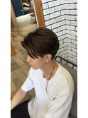 軽さと毛流れで魅せる　フェザーカット
