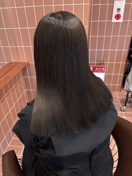 ニディ(Nide) オリーブグレージュベージュ｜透明感カラー｜艶カラー｜西宮北口