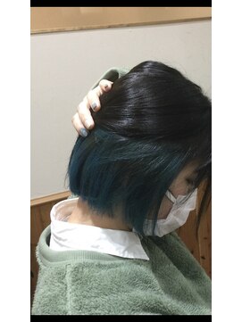 トッコ(TOCCO) インナーカラー切りっぱなしボブ