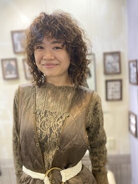 カペリマレーナ(Capelli Malena) カーリースパイラル パーマ