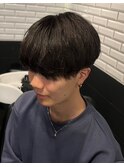 942黒髪ツーブロック刈り上げモノトーングレージュバリアージュ