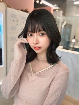 クム(kumu) 【kumu】ミディアムレイヤー /顔周りカット/ 栄 / 名古屋