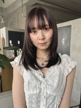 テトヘアー(teto hair) ミディアムレイヤー、シースルーバング、グレージュ
