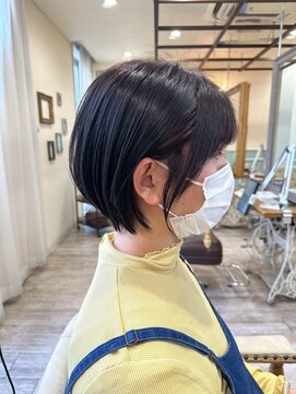 コンフィー(comfy) 『サザワ」フェザーパーマチェリーブラウンミニウルフ