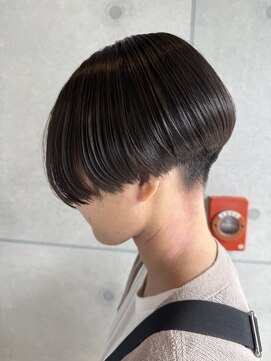 テトロ(TETORO) ハンサムショート重め前下がり黒髪ショート